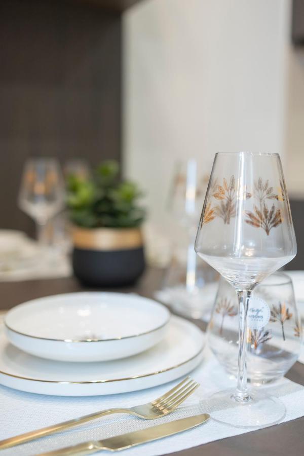 Luxury And Exclusive Bovio Square House *