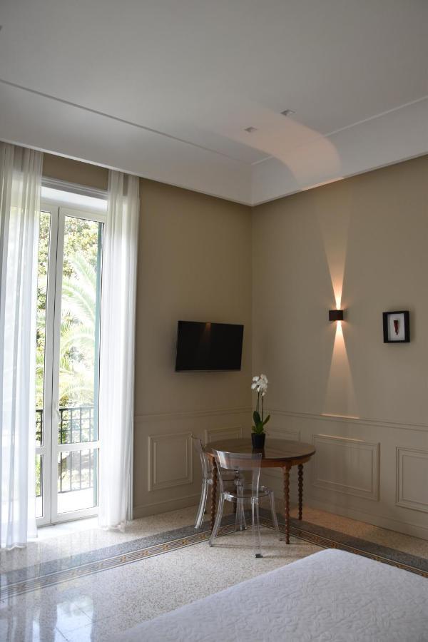 Maccus Naples