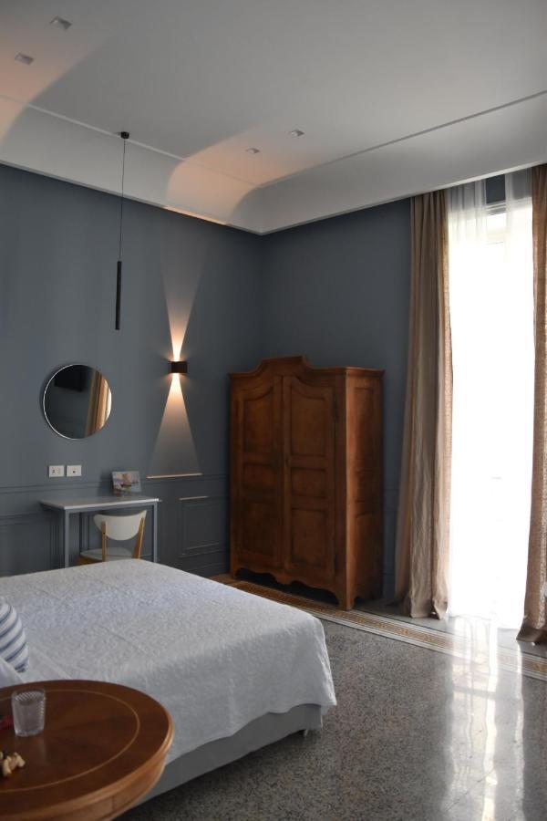 Maccus * Naples