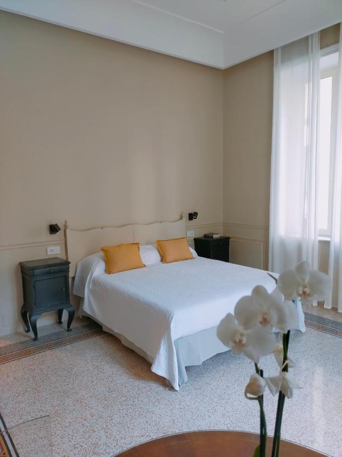 Maccus Naples