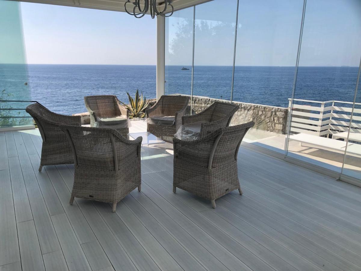 Blu Caprice Naples