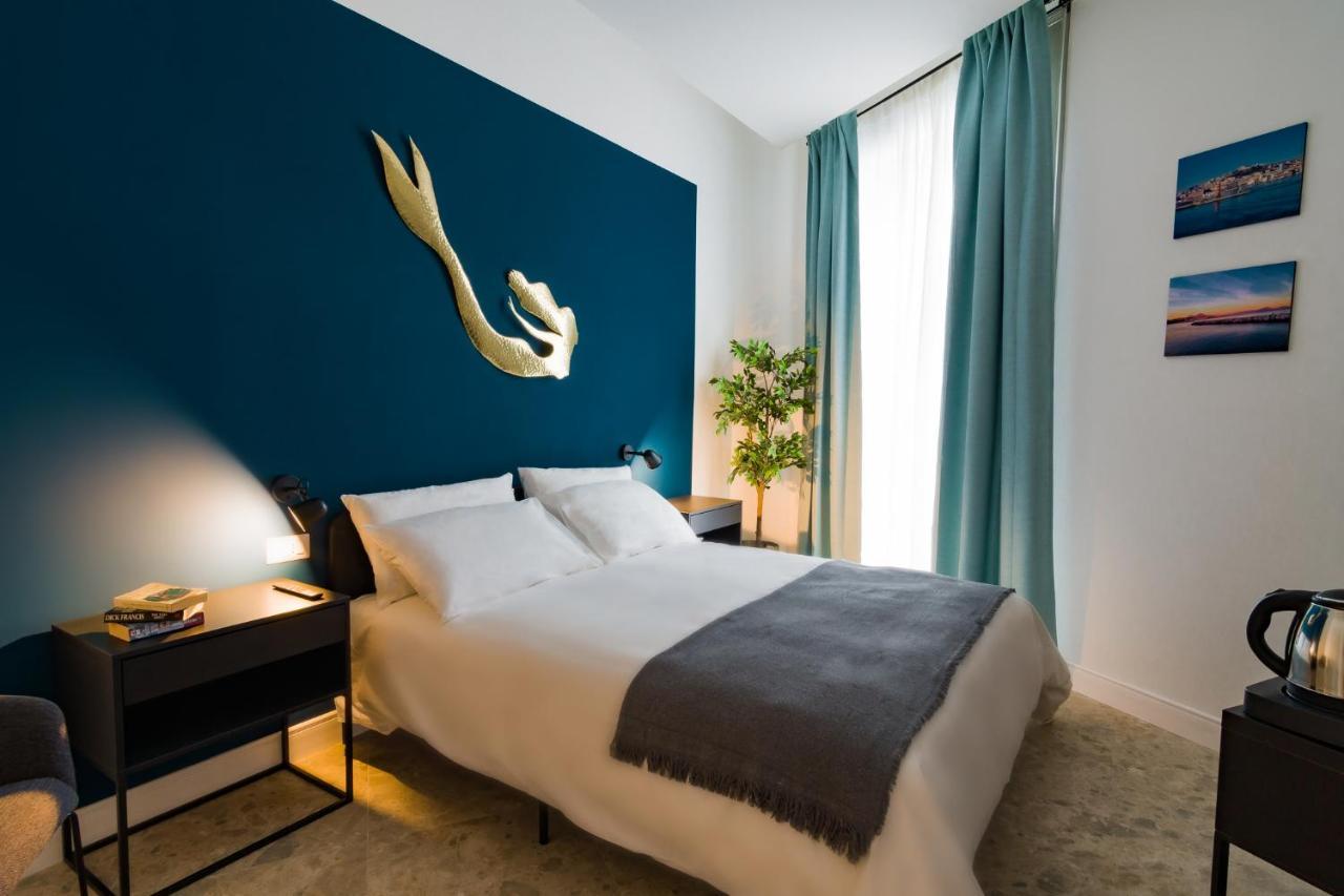 Naos Naples