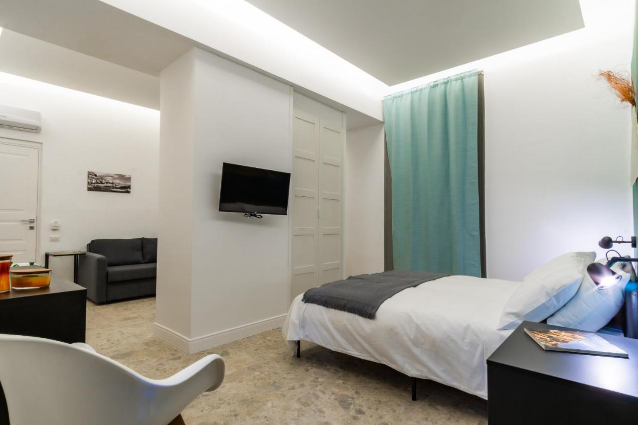 Naos Bed & Breakfast