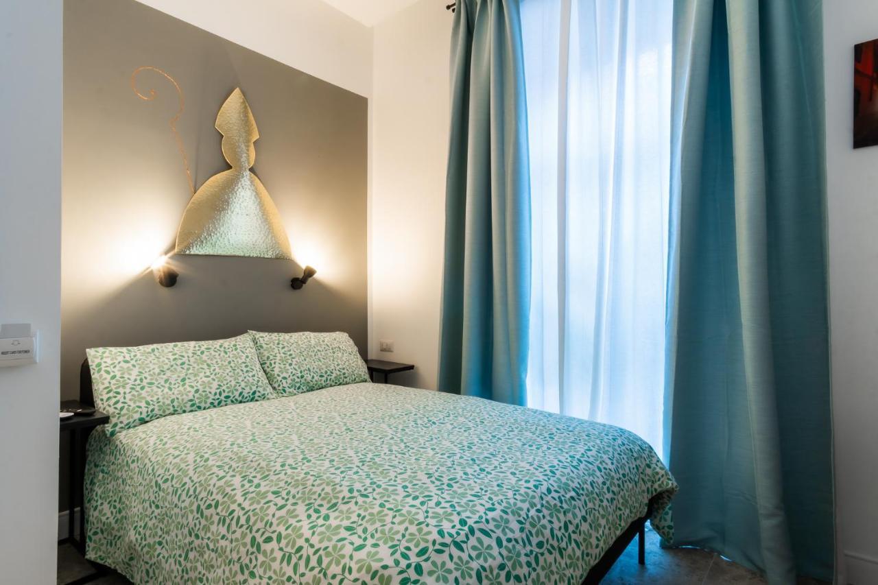 Naos Bed & Breakfast