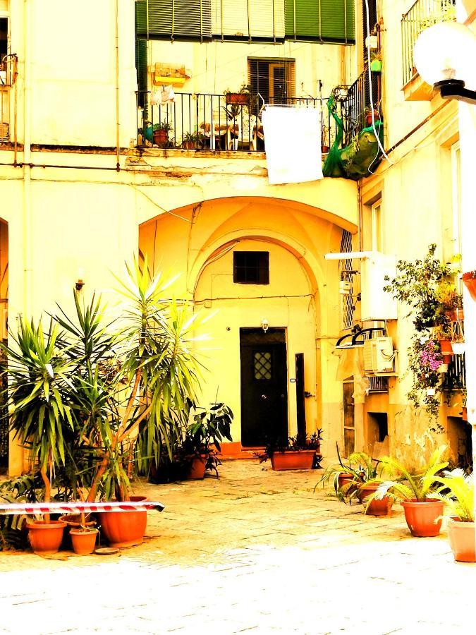 Casa Dell'antico Teatro Di Neapolis Nel Centro Storico Di Naples