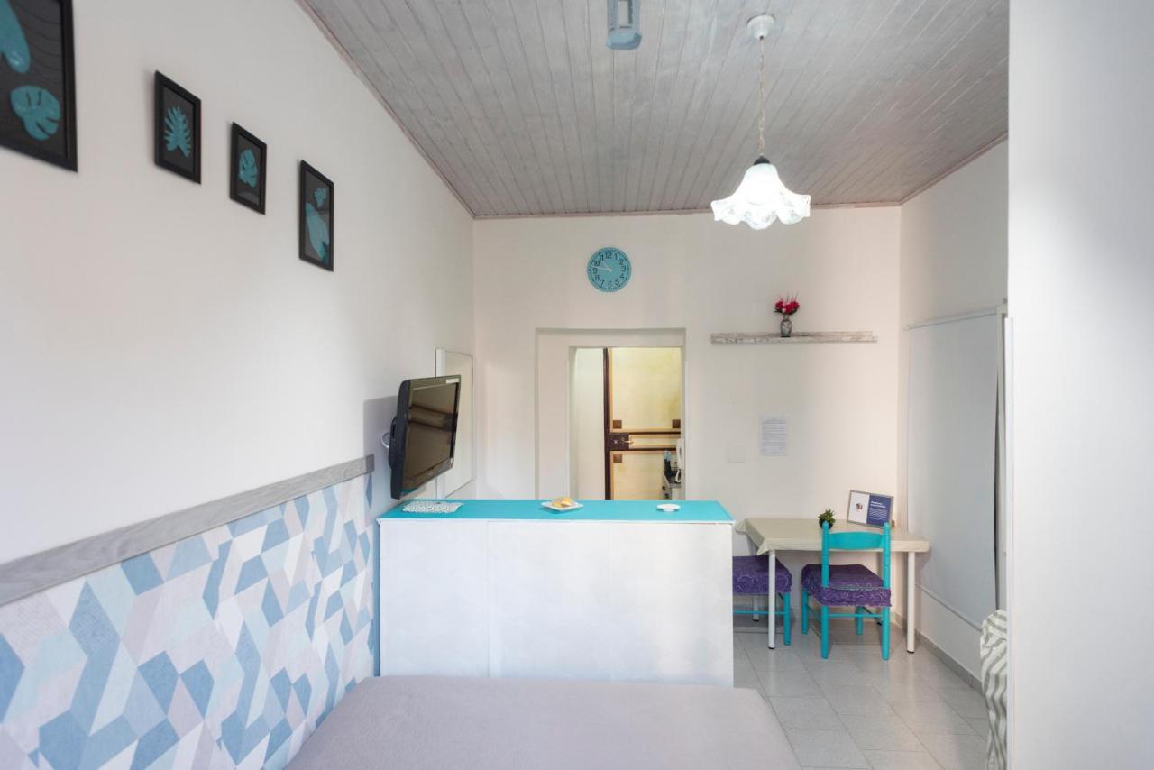 Alfred House * Naples