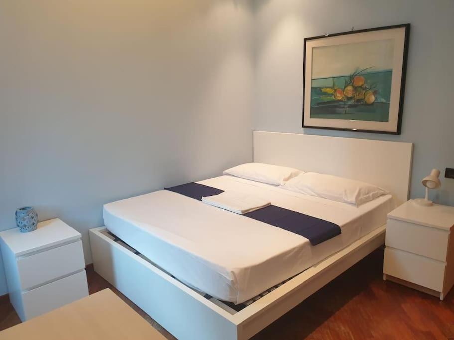 Lovely 11 Guests Flat, Via Tribunali, Center! Naples