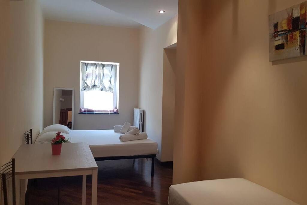 Lovely 11 Guests Flat, Via Tribunali, Center! * Naples