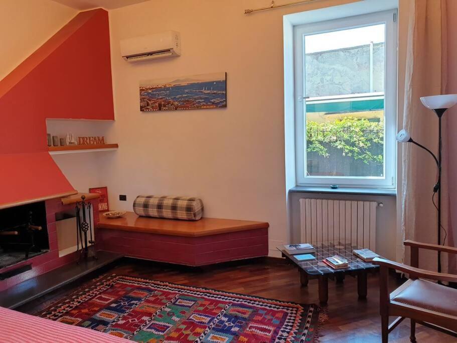 Apartment Lovely 11 Guests Flat, Via Tribunali, Center!