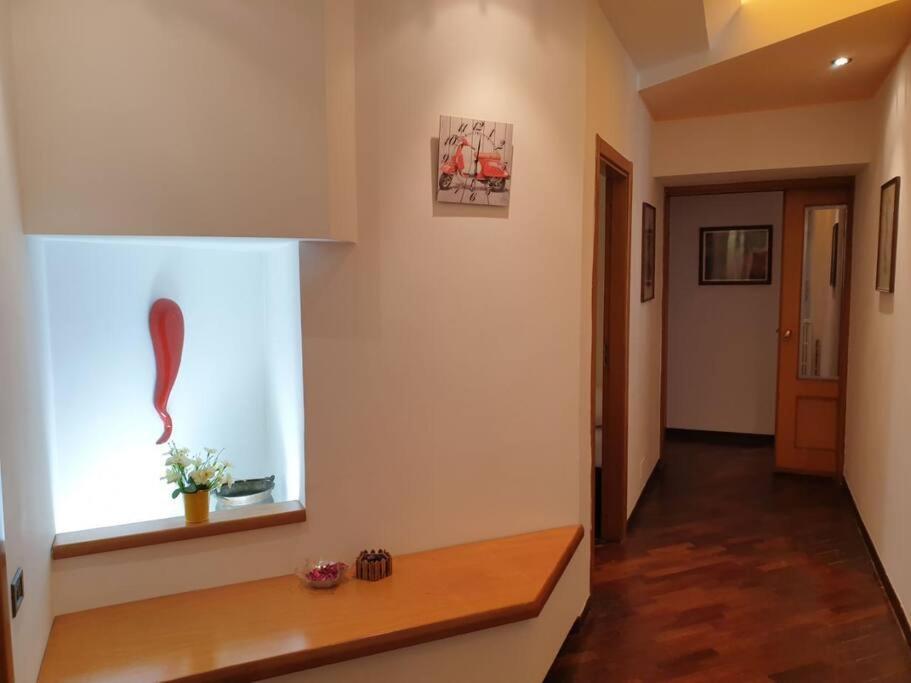 Lovely 11 Guests Flat, Via Tribunali, Center! Apartment *