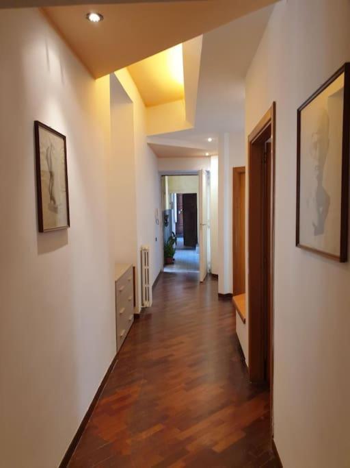 Lovely 11 Guests Flat, Via Tribunali, Center! *