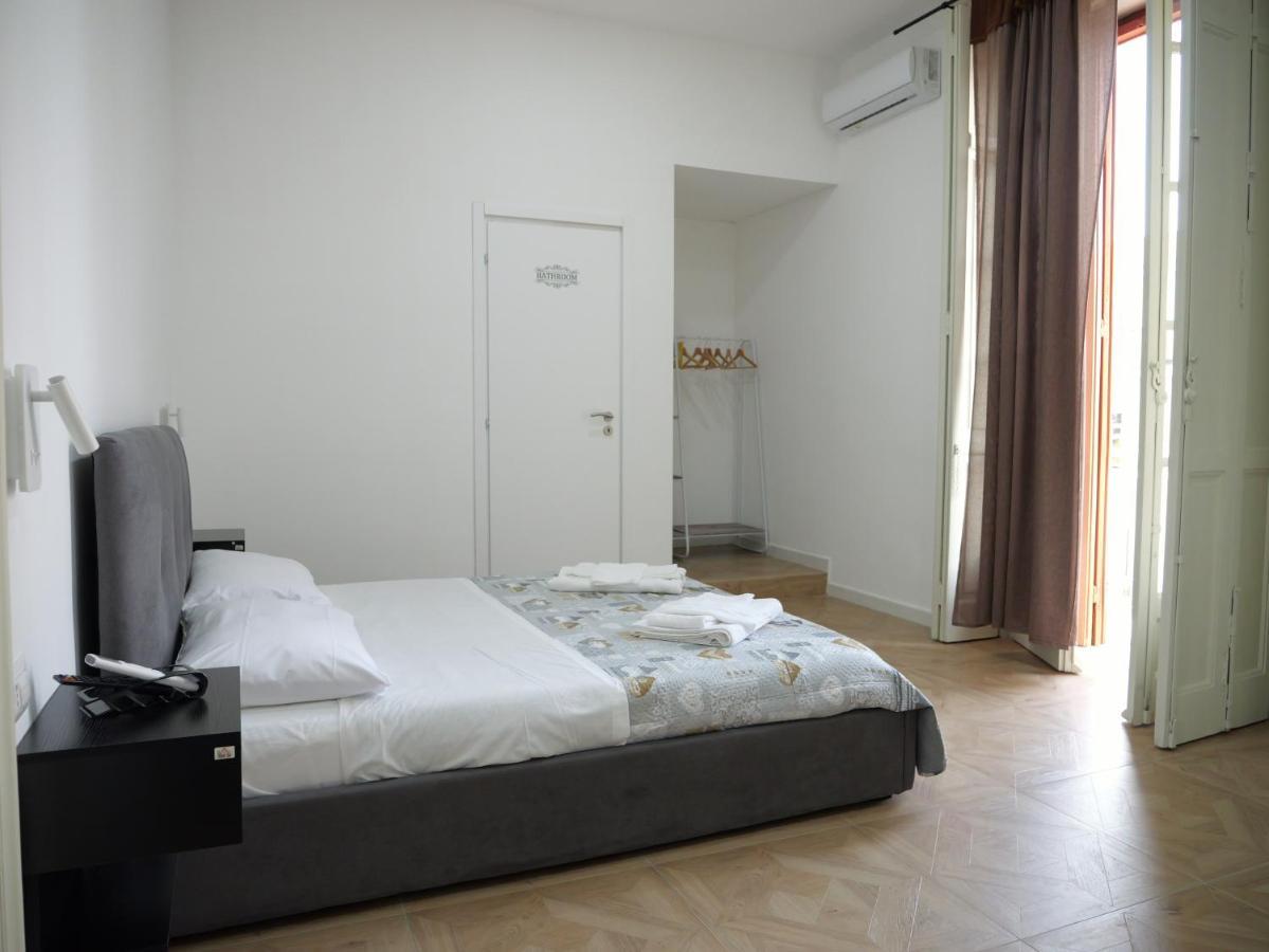 Corso Umberto 22 *
