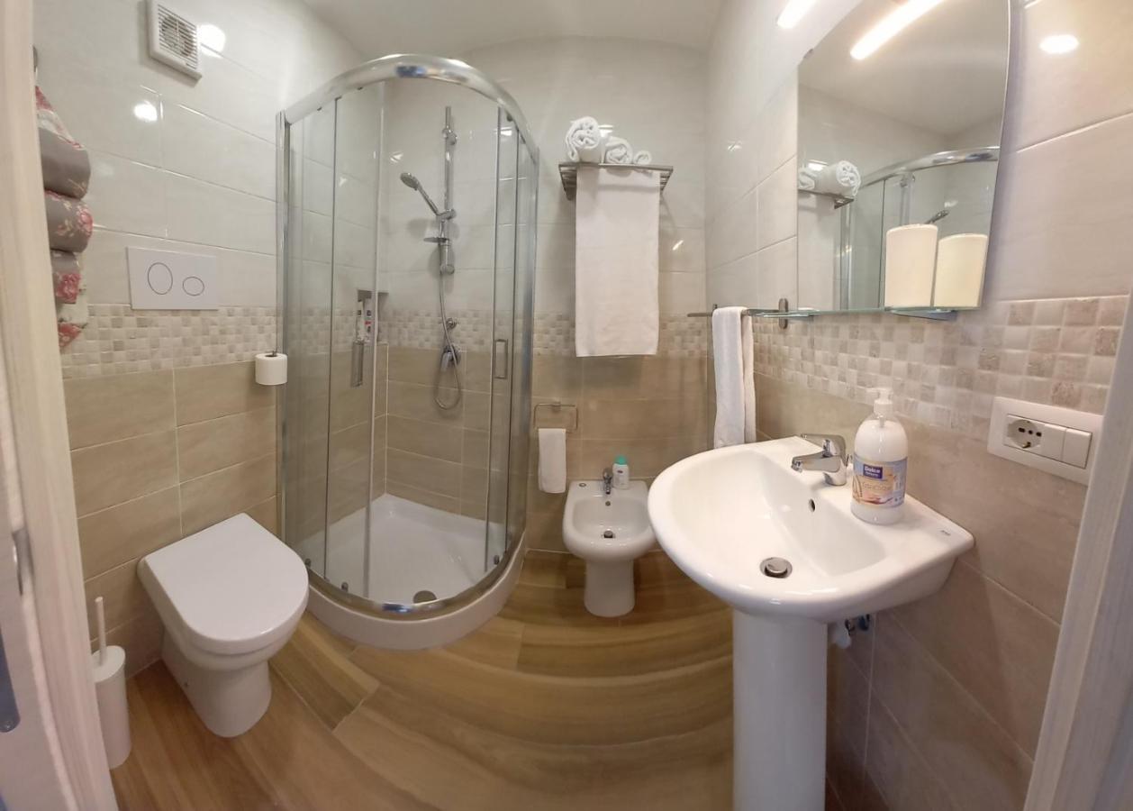 Bed & Breakfast Palazzo Sersale Naples