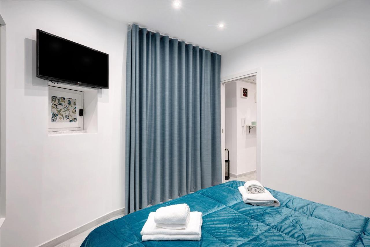 Ampolla House Apartment