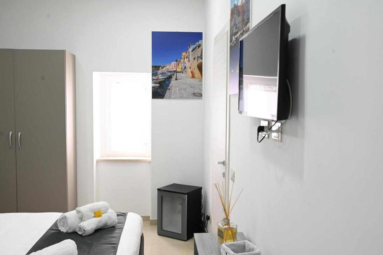 Solymar Naples