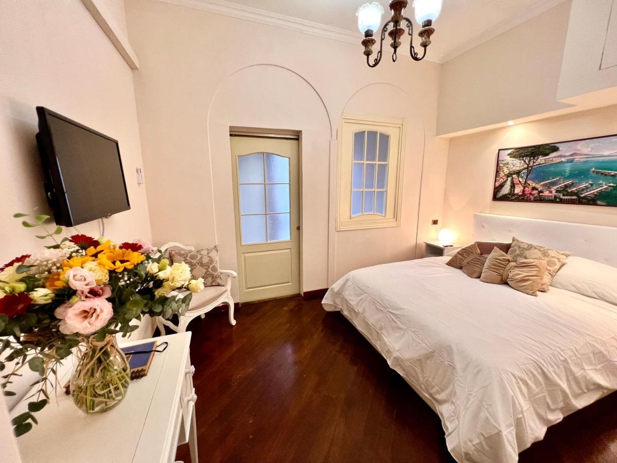 Apartment Domus Elena - Plebiscito Naples