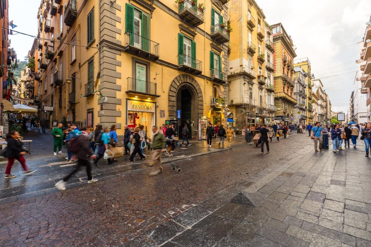 Stylish At Piazza Municipio By Wonderful Italy * Naples