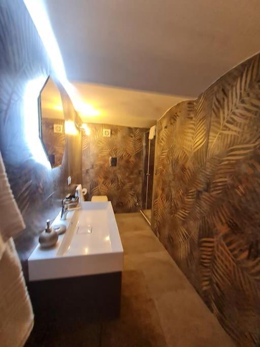 Daymoon House Vanvitelli, *