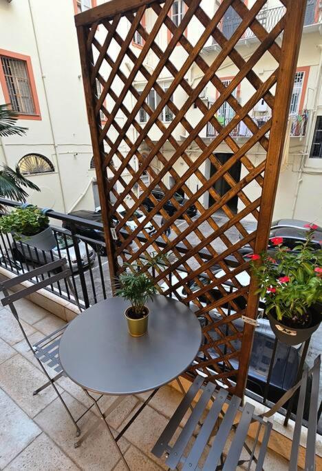 Daymoon House Vanvitelli, *