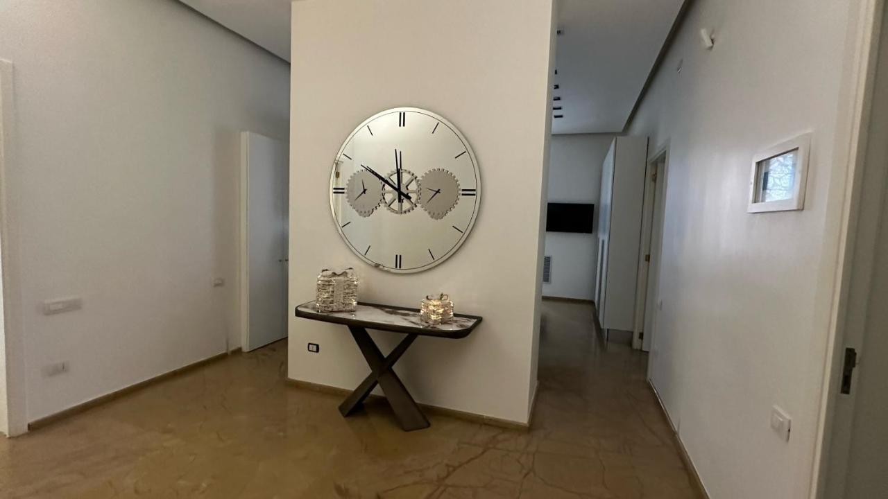 Luxury House With Parking
