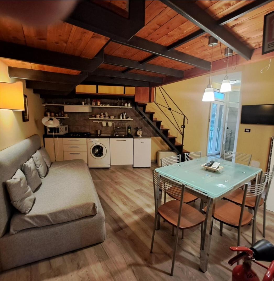 Apartment Guide Tour Naples