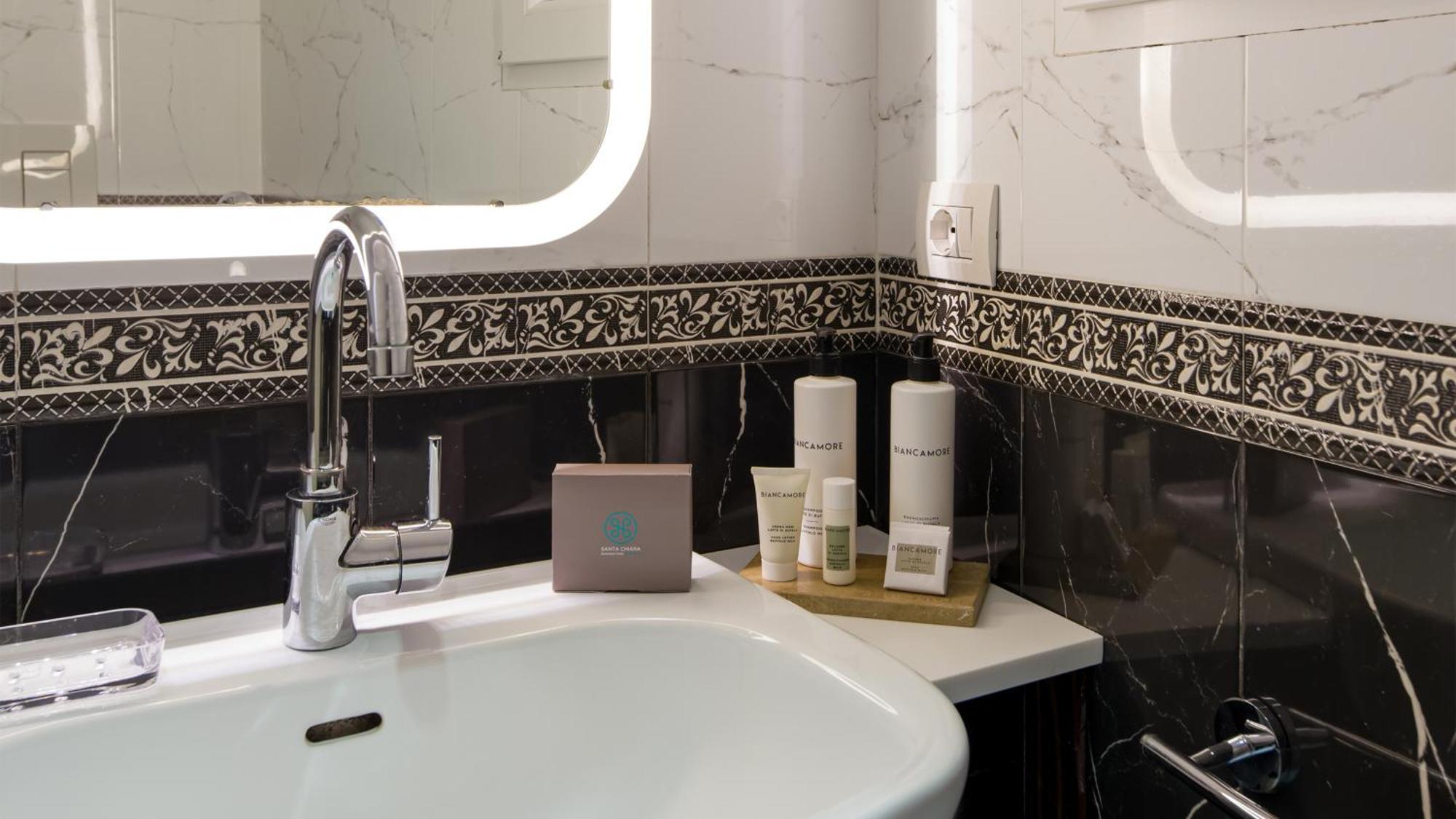 Santa Chiara Boutique Hotel 4*