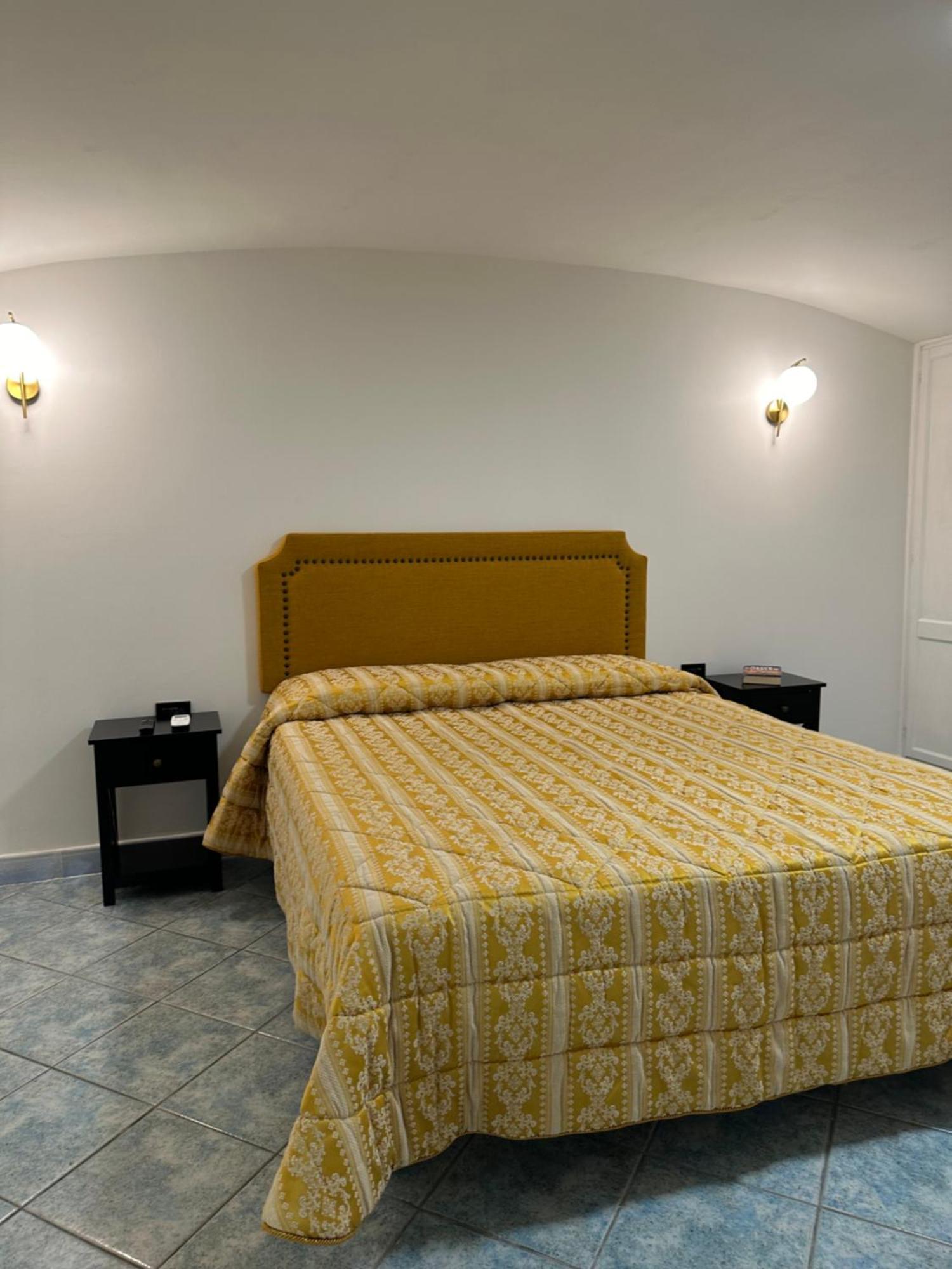 Bed & Breakfast La Scalinata Di Chiaia