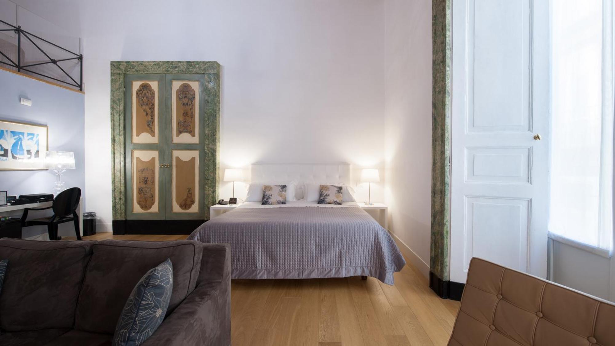 Santa Chiara Boutique 4* Naples