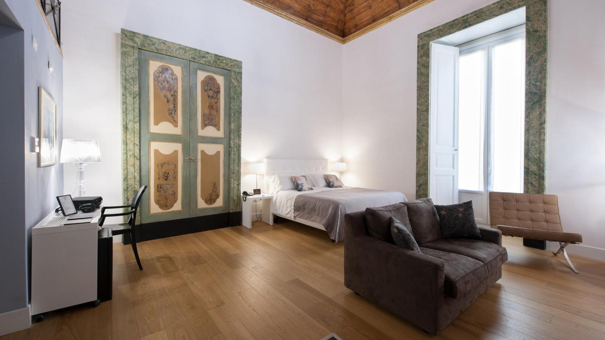 Hotel Santa Chiara Boutique 4*