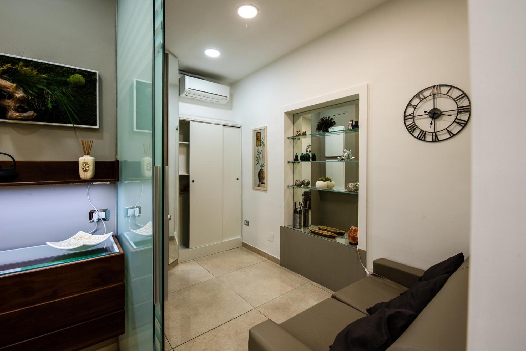 Apartment House Moni