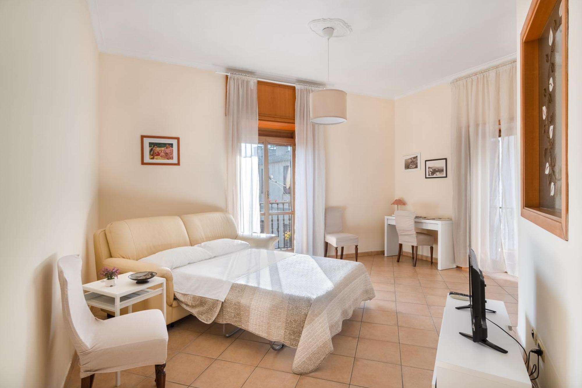 Stazione Centrale A 160m - Mediterranea Apartment Naples