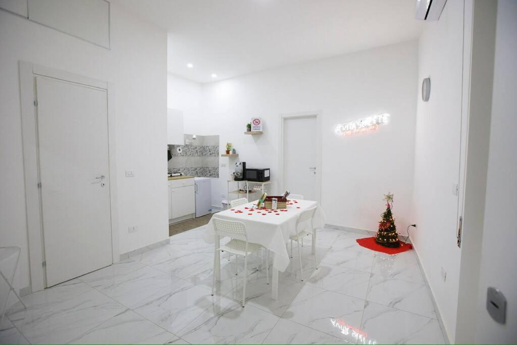 Apartment Metro Stazione-duomo 500m -appartamento Centrale Ed Elegante Naples