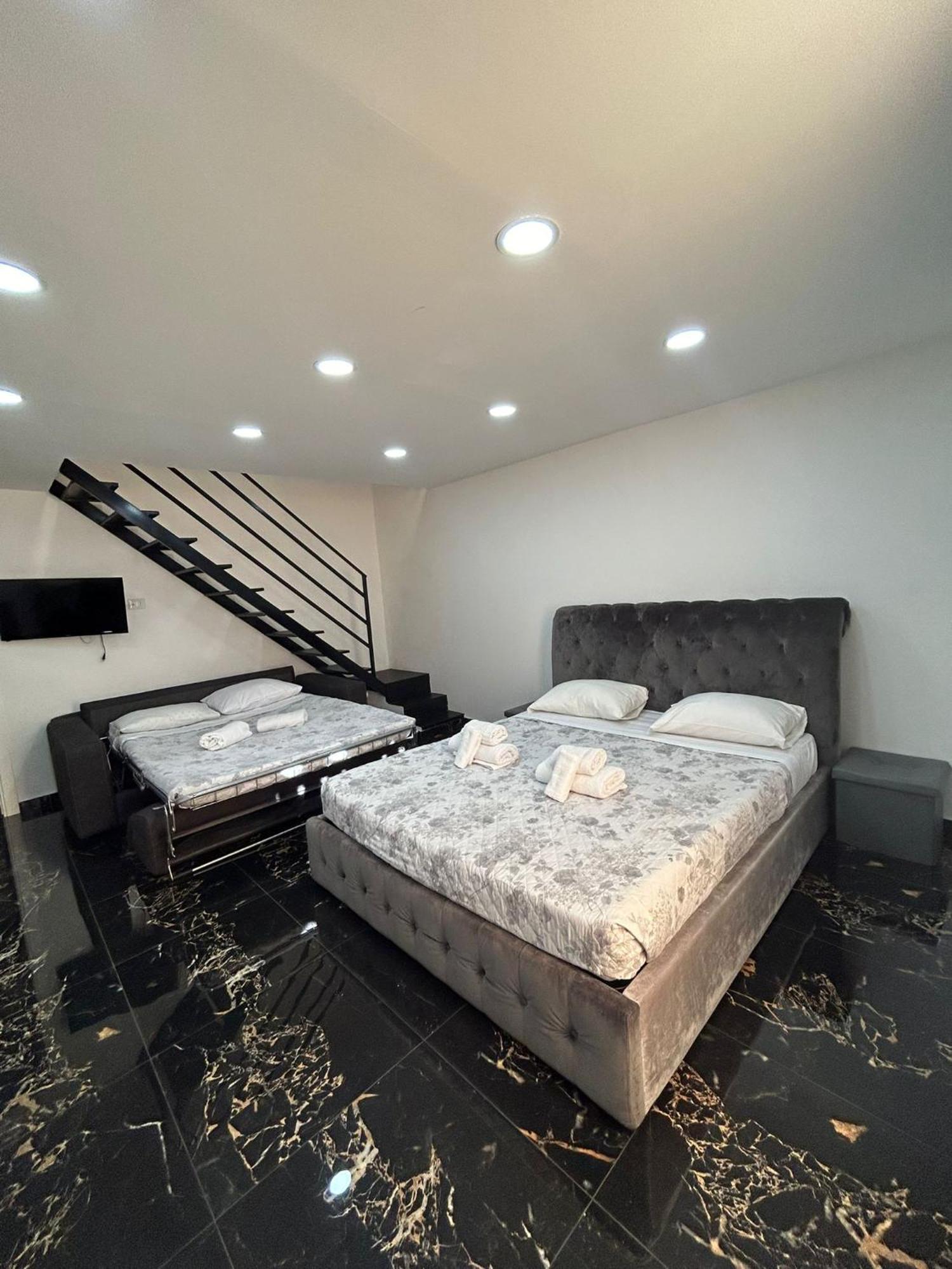 Valentino Luxury Apartment Naples