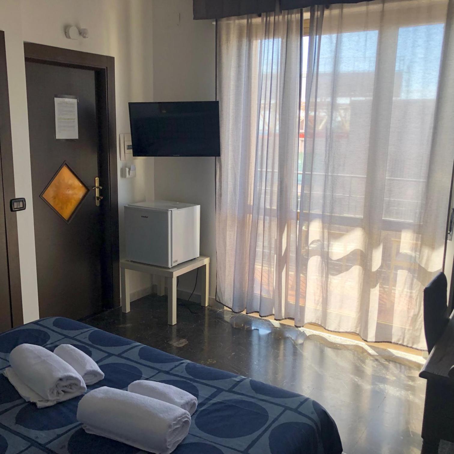 Marina Sky 8 Naples