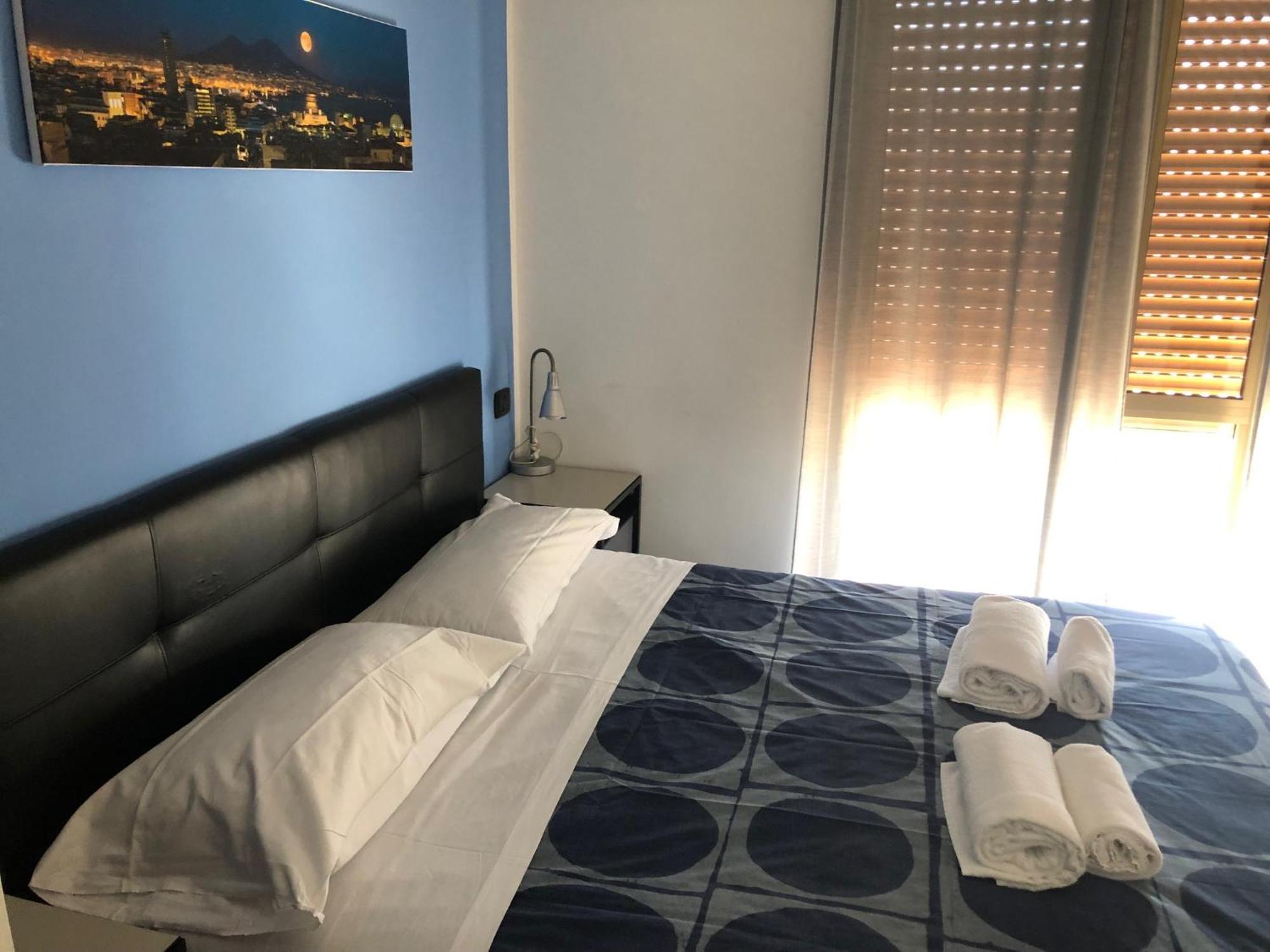 Marina Sky 8 Naples