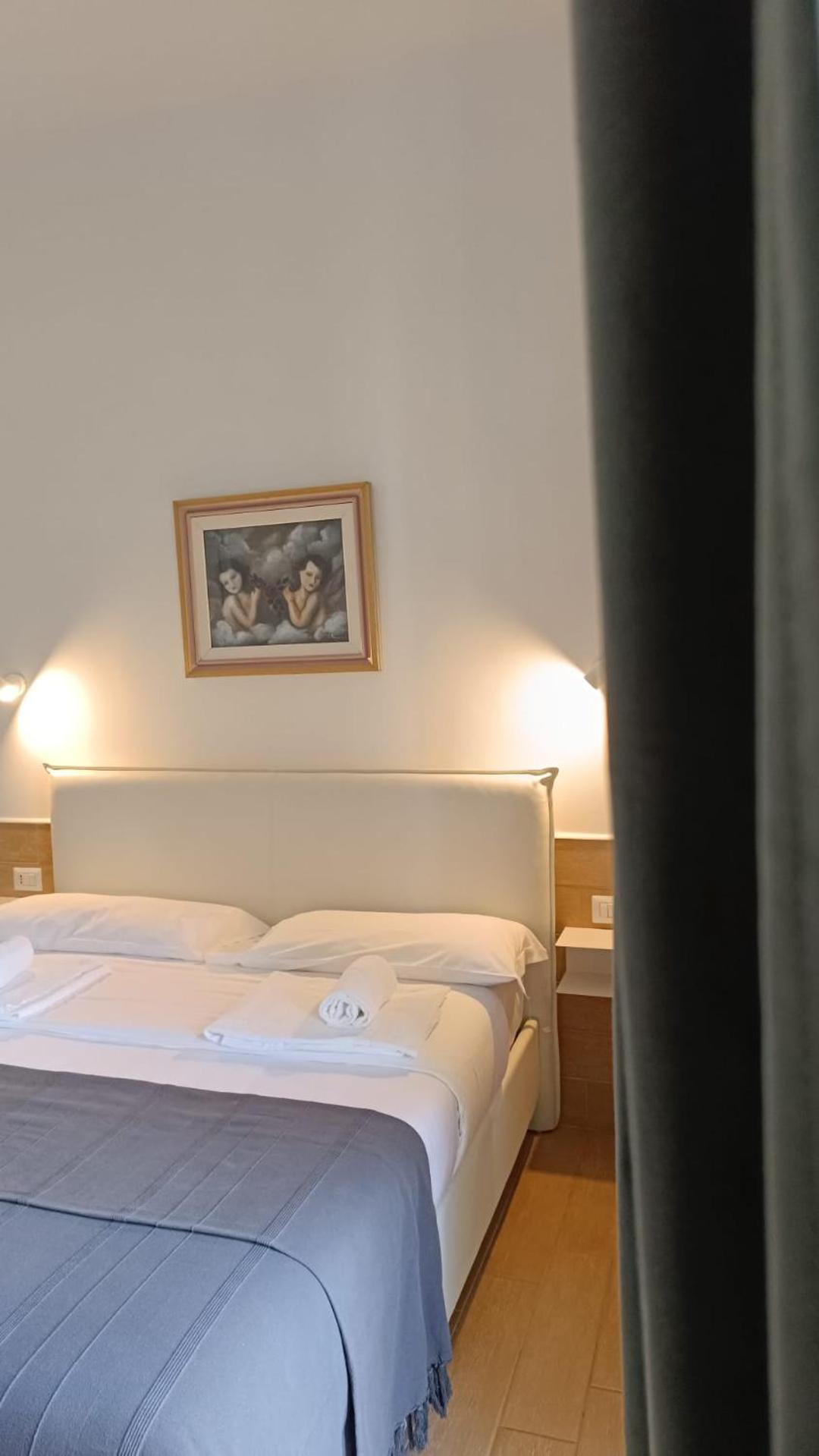 Hotel H22 3*