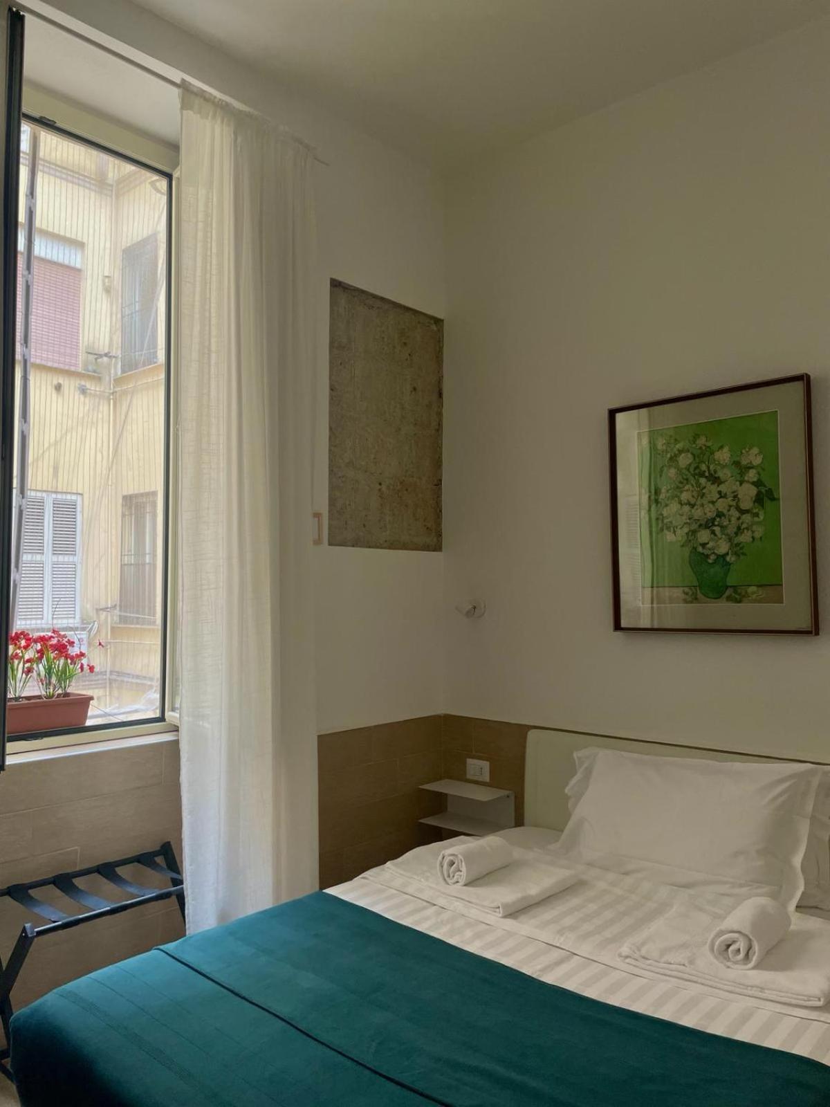 Hotel H22 Naples