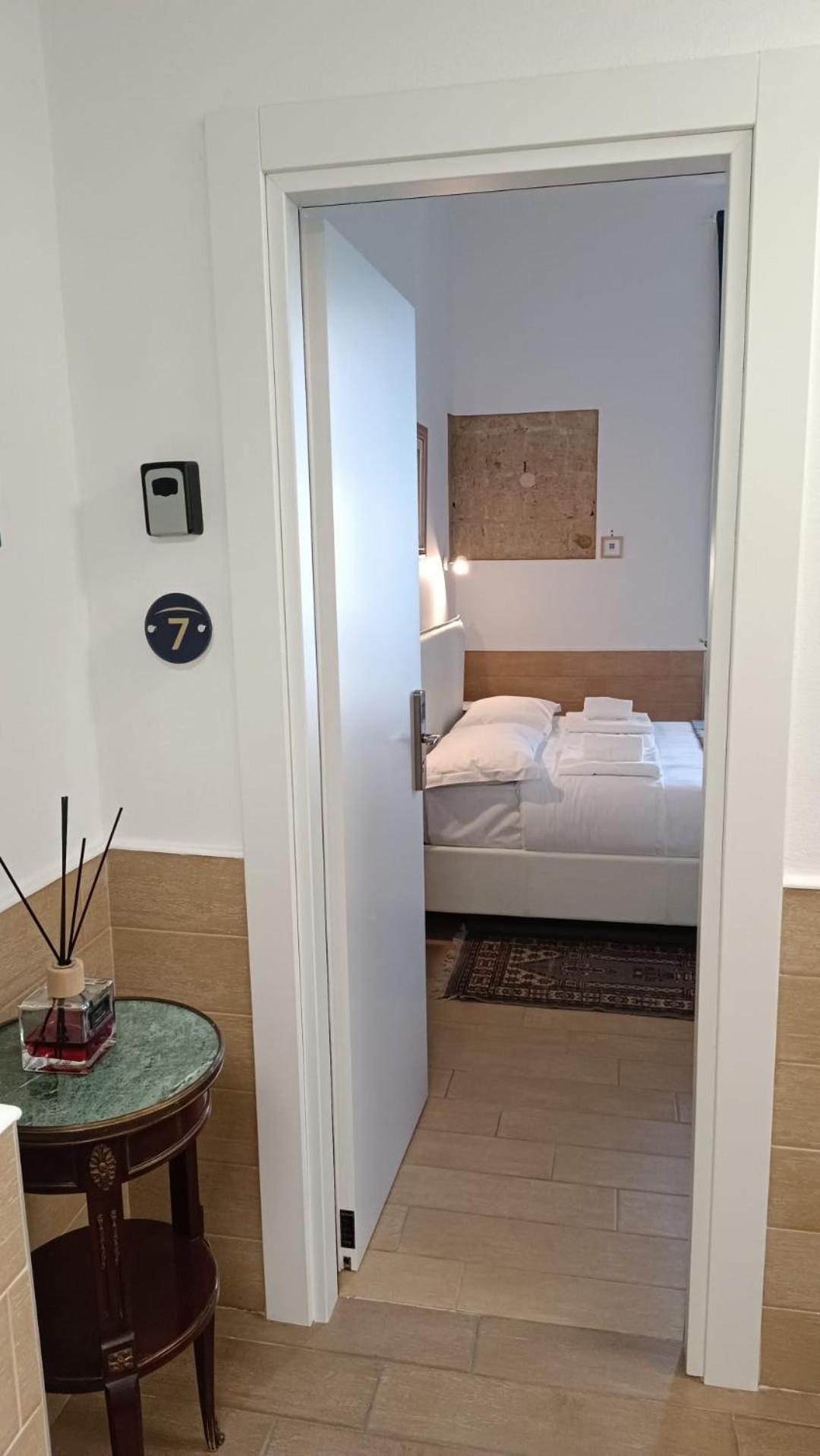 Hotel H22