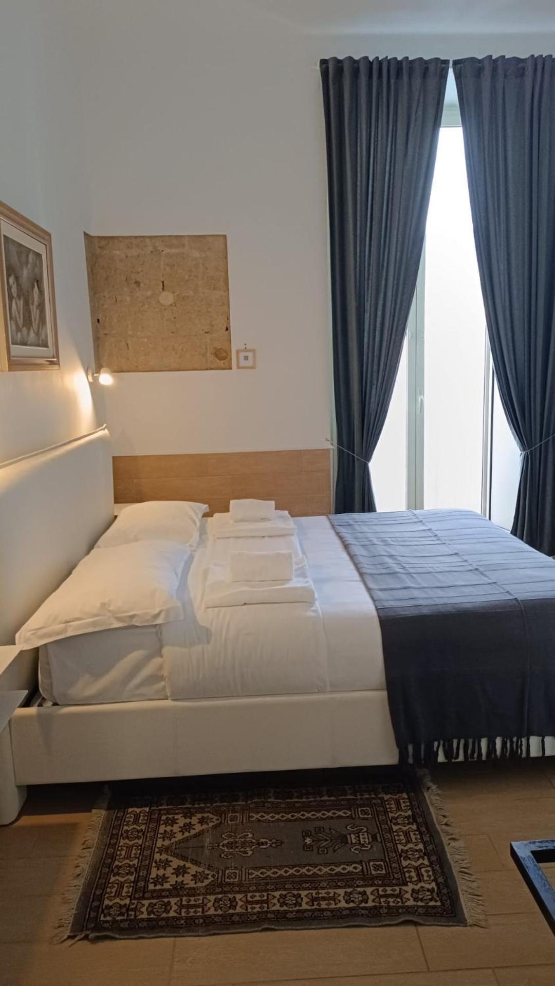 H22 Hotel Naples