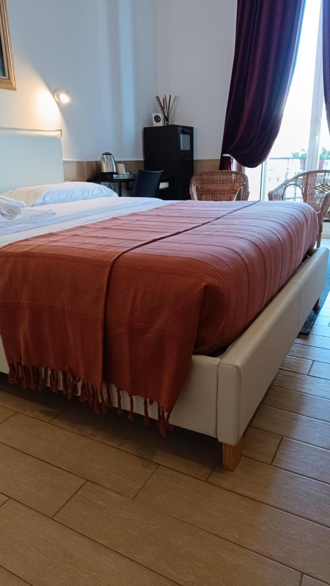H22 Hotel Naples