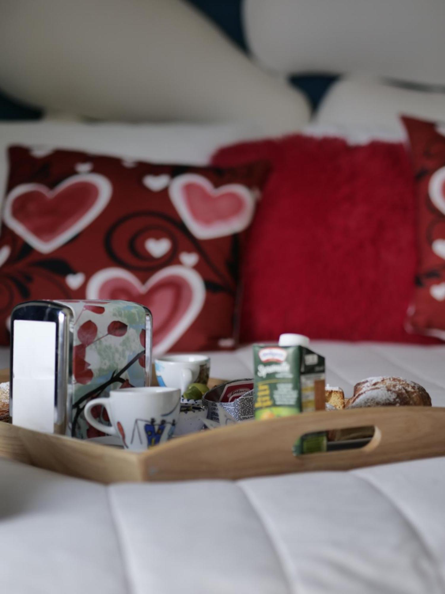 Happy In Bed & Breakfast *
