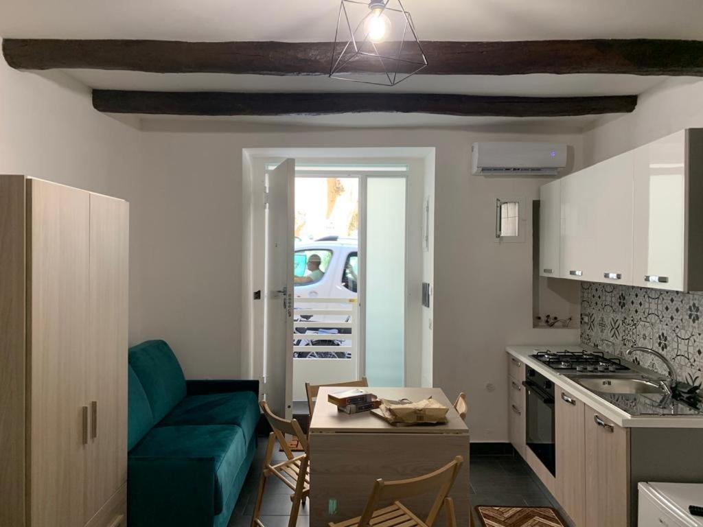 Viky House Chiaia * Naples
