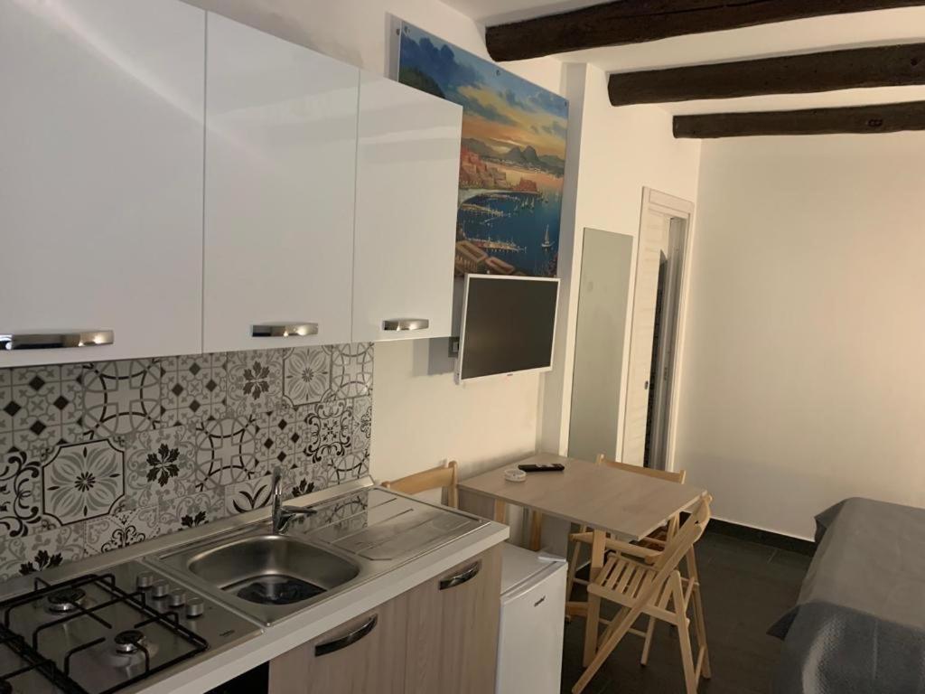 Viky House Chiaia Apartment