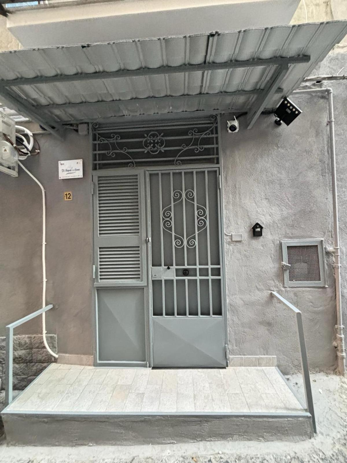 Di Napoli's Apartment *