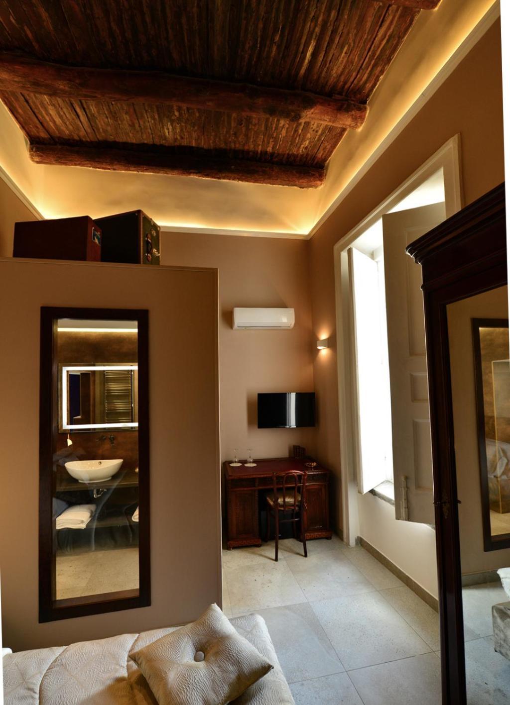 Xenia Neapolis Guest house