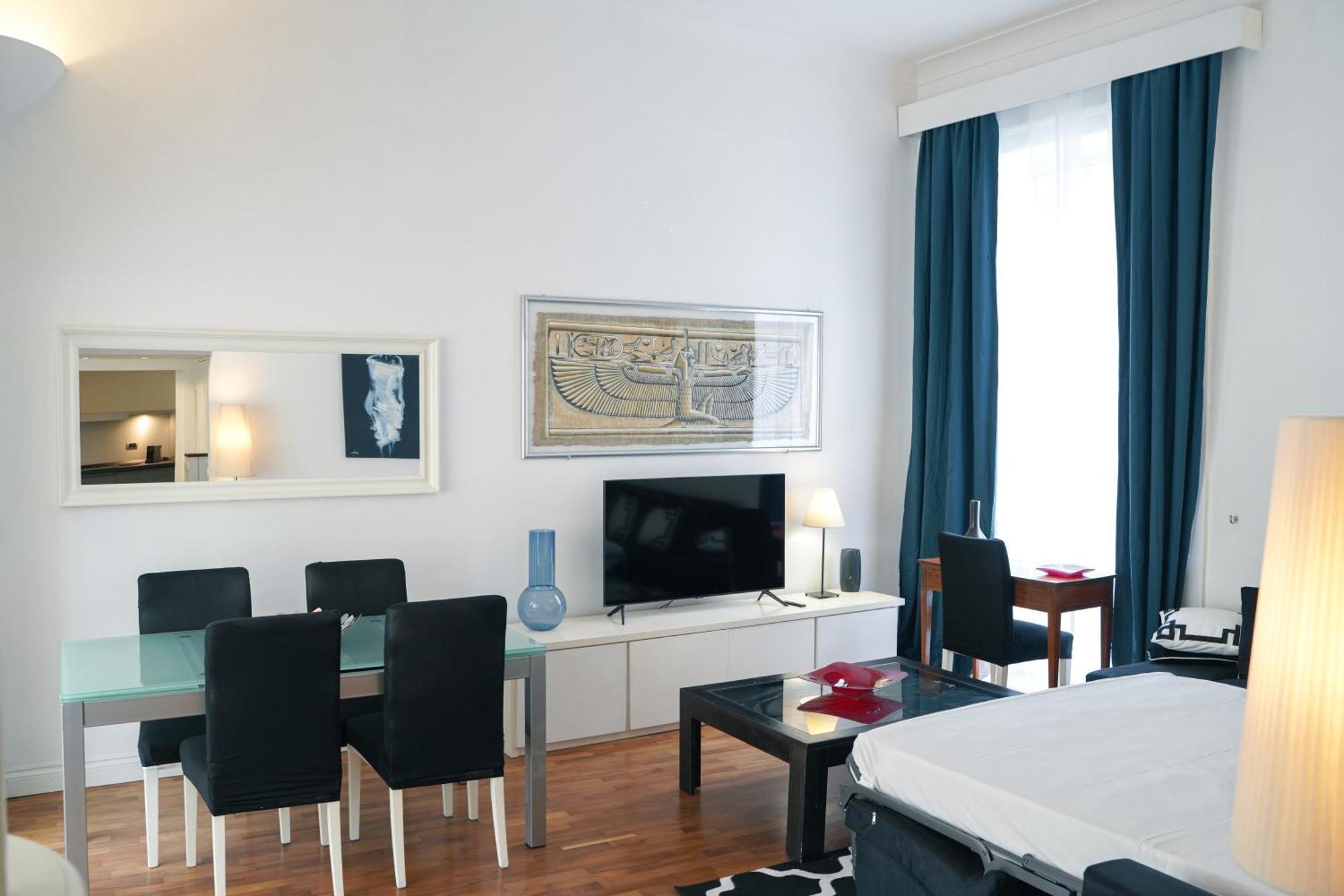 Apartment Chiatamone Premium