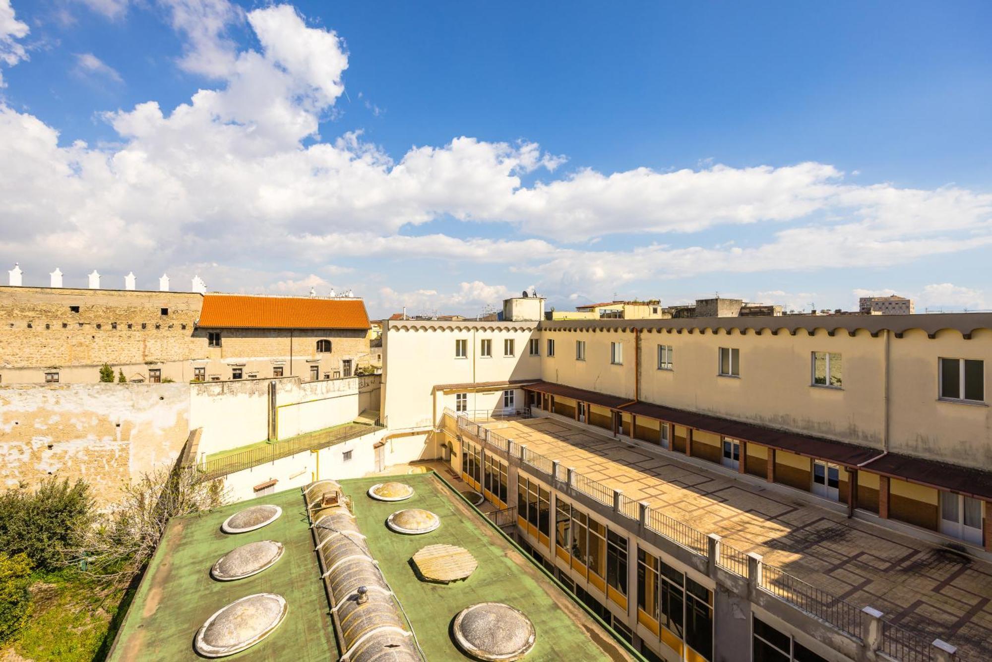 Carrozzieri Nest At Historical Center * Naples