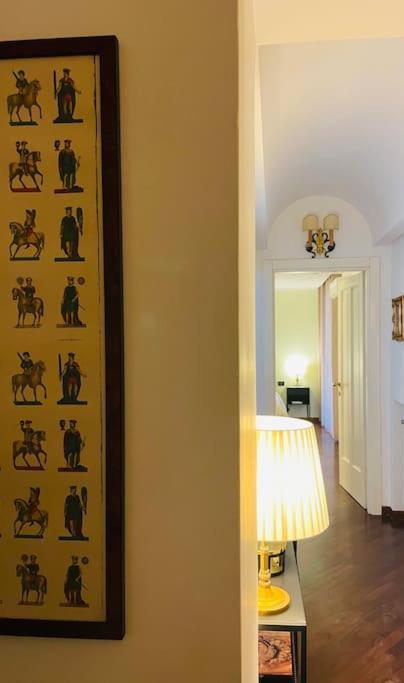 Re Gallo Luxury Plebiscito In Via Chiaia * Naples