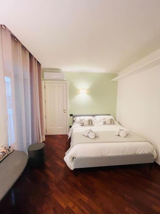 Re Gallo Luxury Plebiscito In Via Chiaia Naples