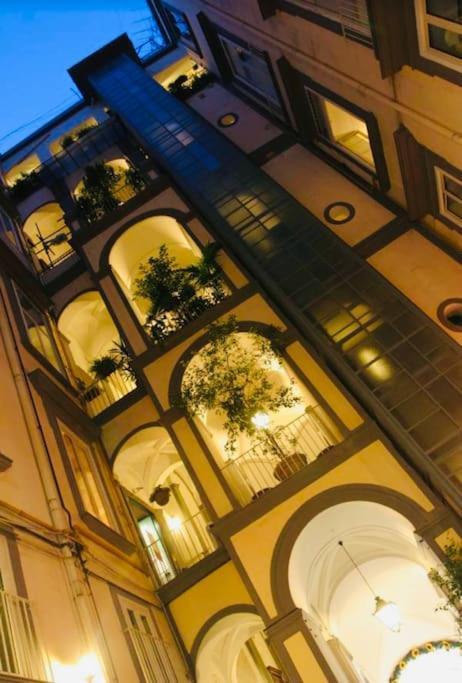 Re Gallo Luxury Plebiscito In Via Chiaia Apartment *